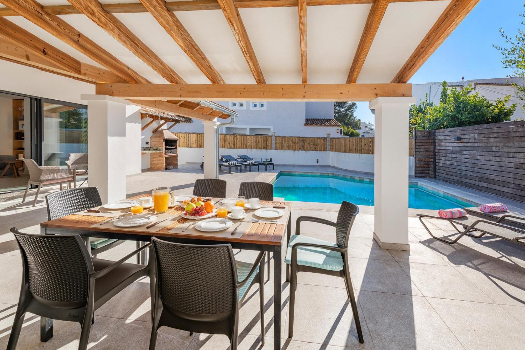 Villa Ana To Rent In By Js *